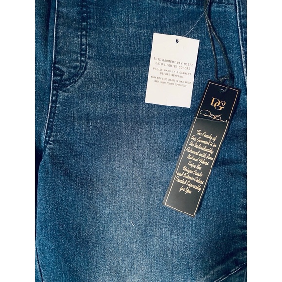 NWT DG2 Diane Gilman ~ PM Petite ~ Stretch Pull-On Ankle Jeans ~ Med Wash - Picture 4 of 5